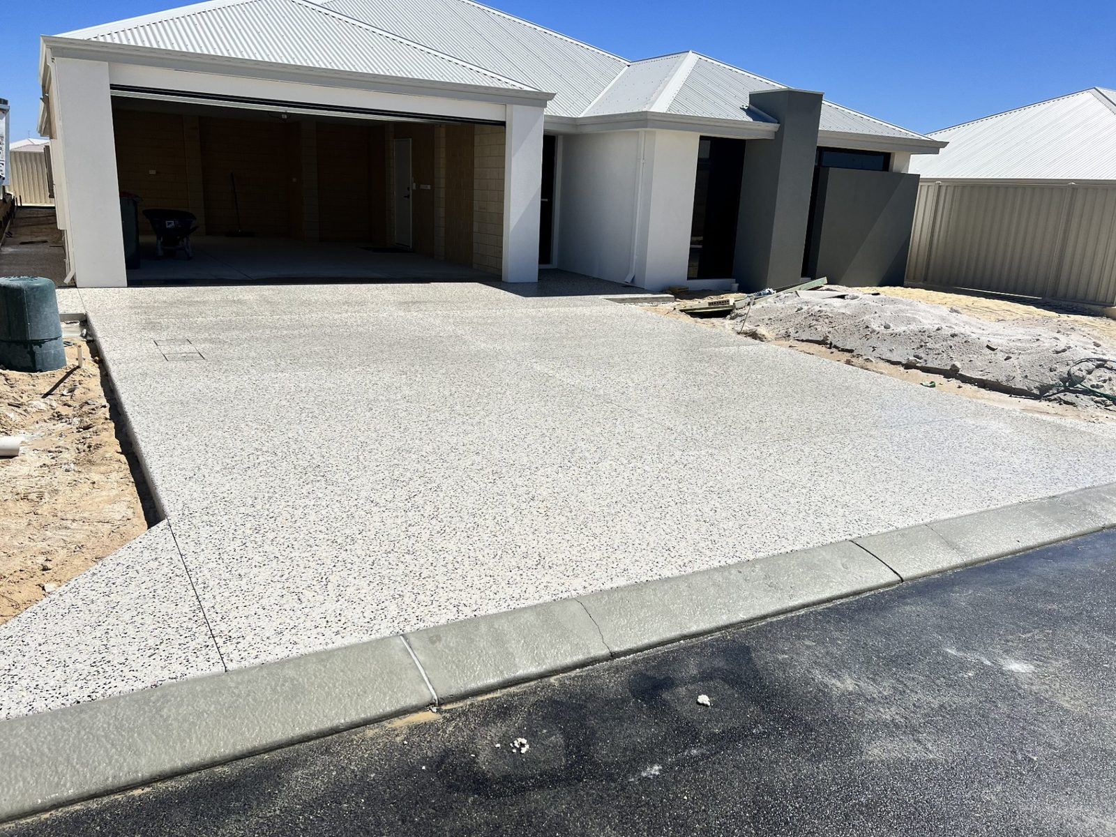 Light exposed aggregate driveway